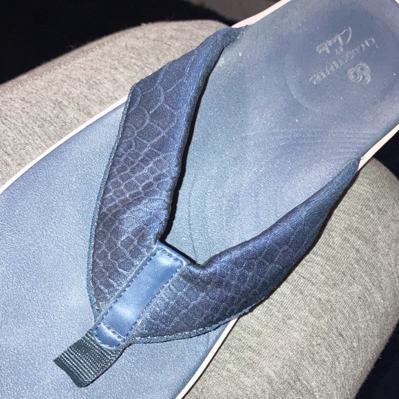 Women’s Clark’s cloud steppers flip flops - Picture 5 of 5